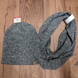 NWT 2pcs set of Scarf and Beanie Unisex